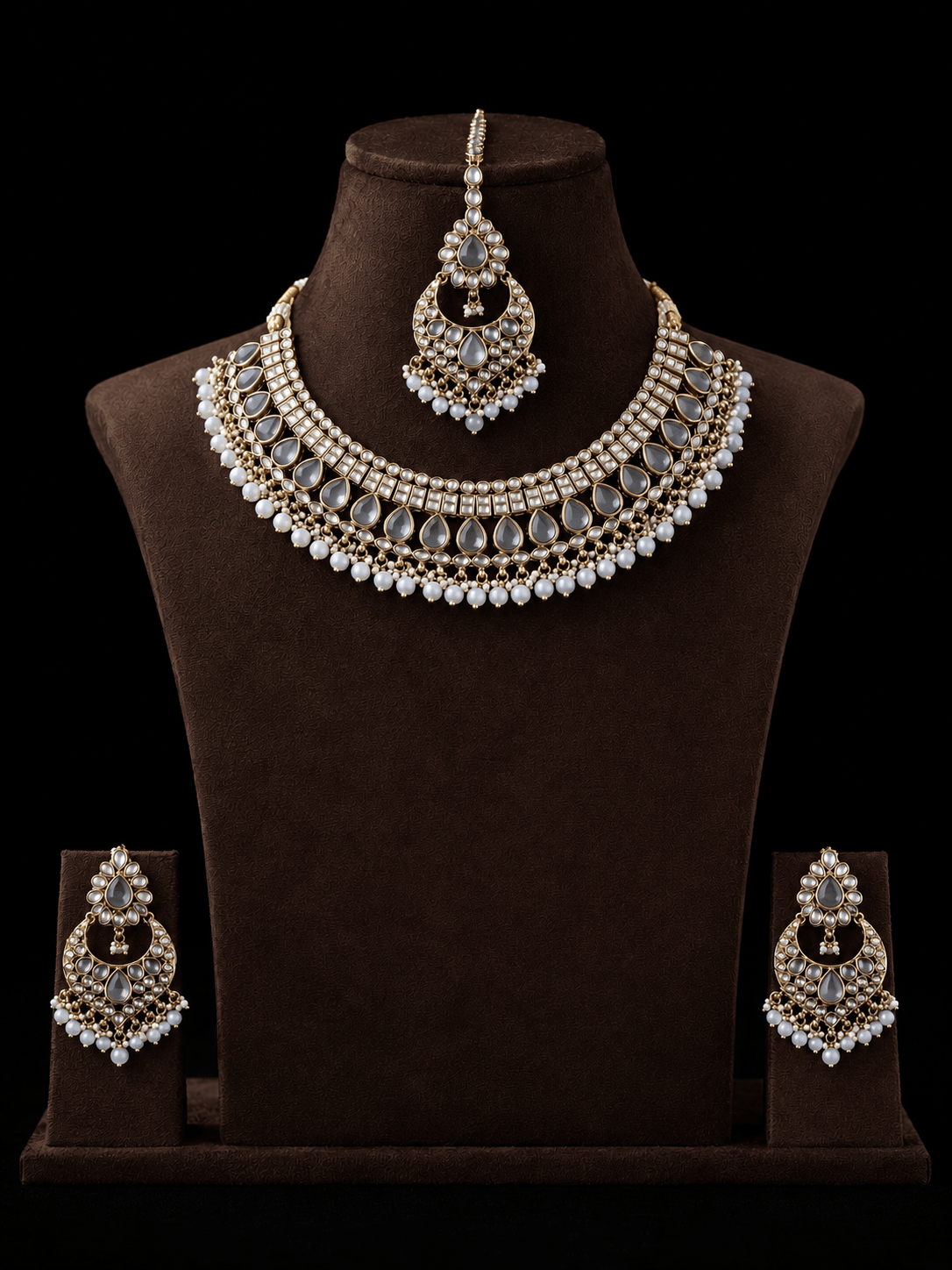 Kundan Necklace Set with Earrings and Maang Tikka